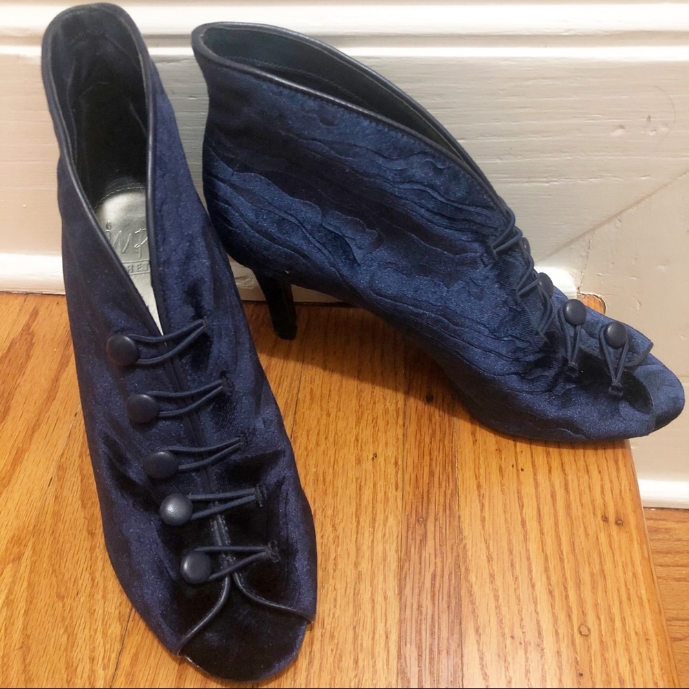 Impo open toe boot with heel. Blue velvet.